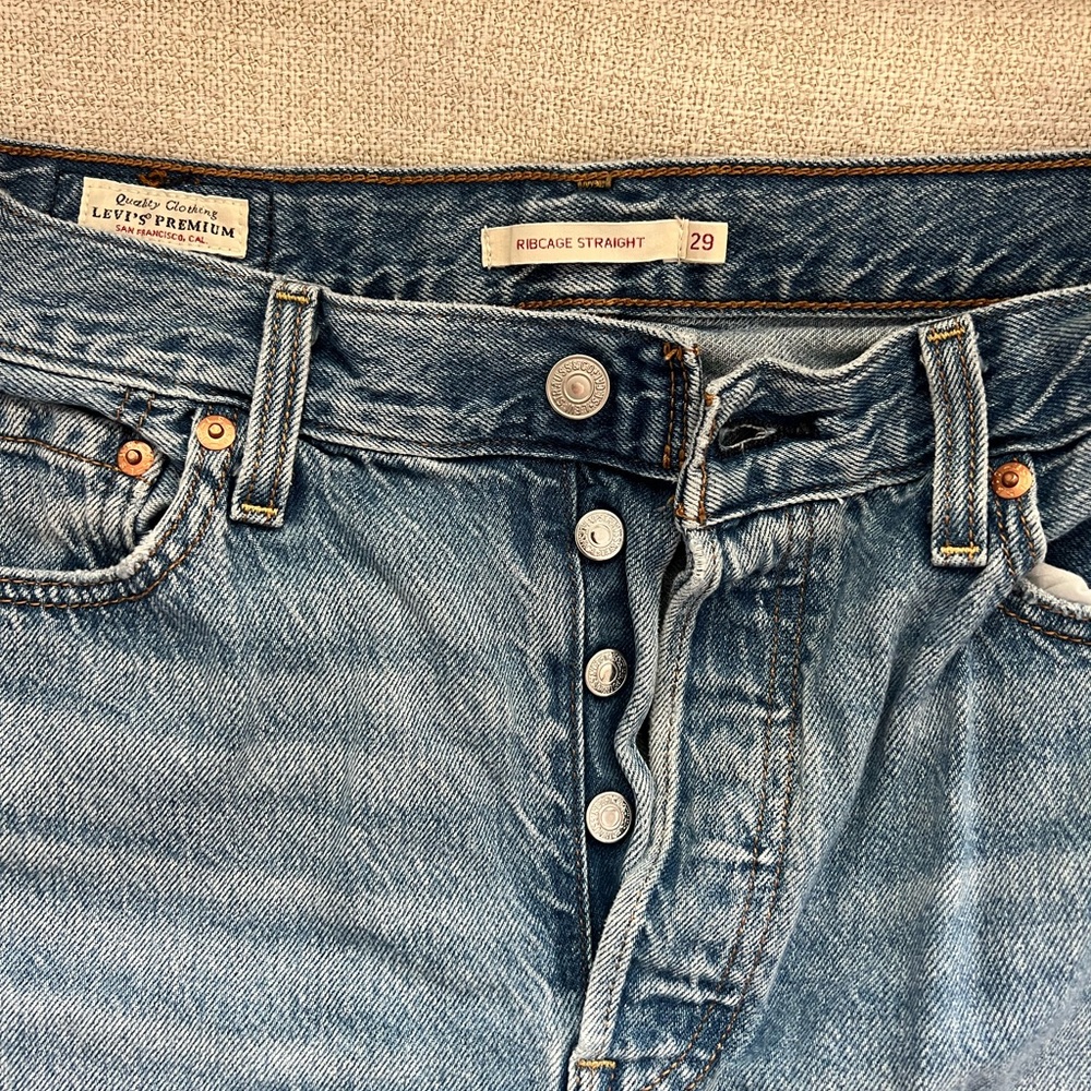 Levi's Women's Ribcage Straight Leg Jeans